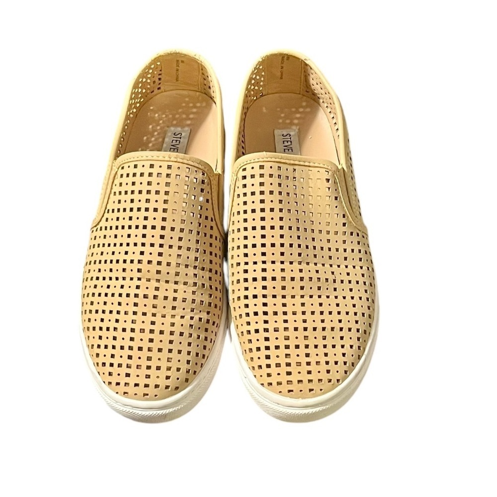 Steve Madden Eileen Perforated Slip On Sneakers Size 8M Tan